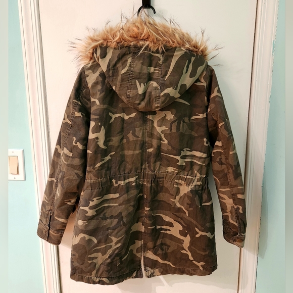Women's pleated camo jacket - Picture 2 of 3